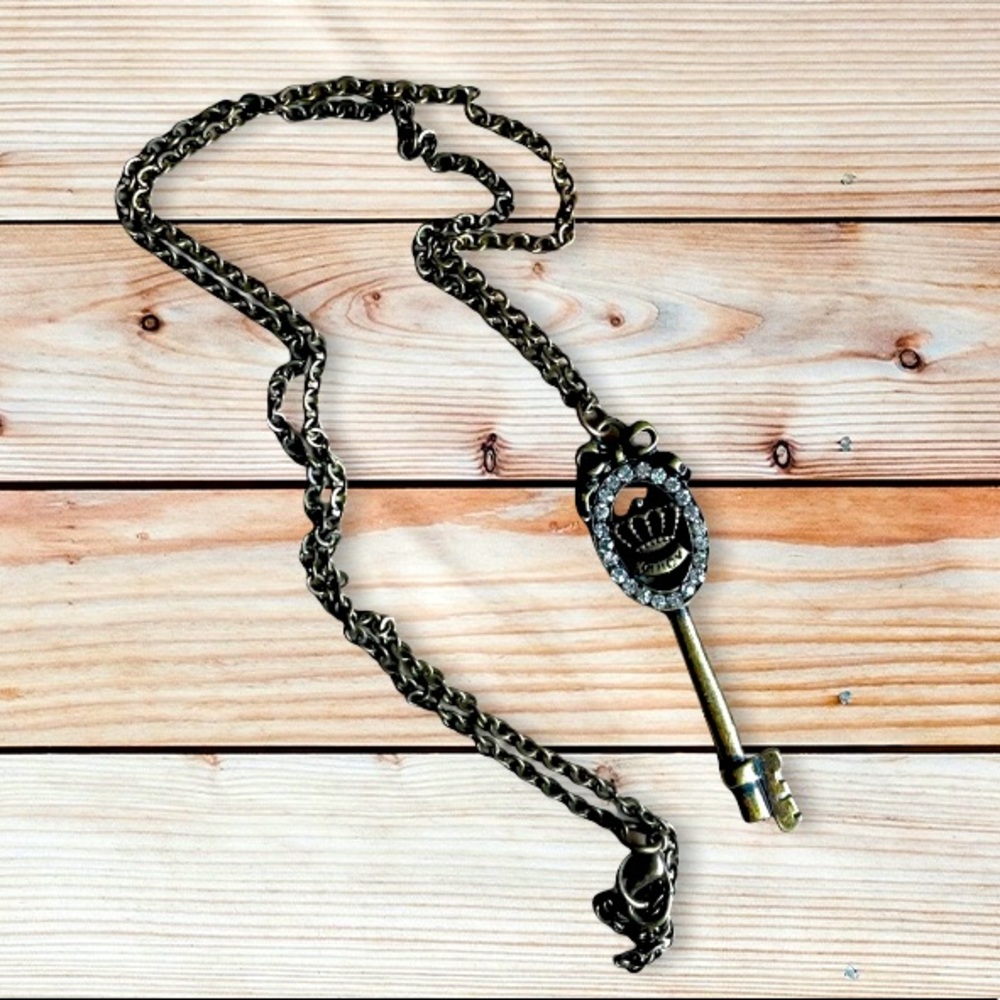 Skeleton Key Crown Necklace